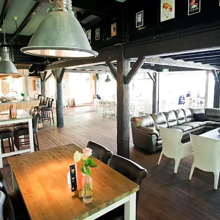 Vakantiechalet Aan Het Veluwemeer Op Bad Hoophuizen * Hulshorst