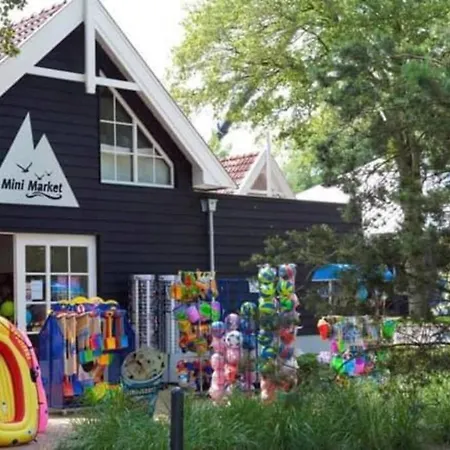Vakantiechalet Aan Het Veluwemeer Op Bad Hoophuizen * Hulshorst