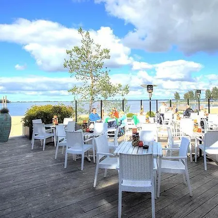 Vakantiechalet Aan Het Veluwemeer Op Bad Hoophuizen * Hulshorst